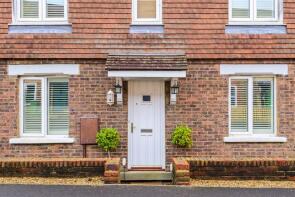 58, Bluecoat Pond, Horsham RH13 0NW