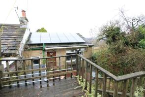 Lilycroft, Hill Top Road, Hainworth, Keighley BD21 5QN