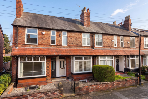 Oak Road, Hale, WA15