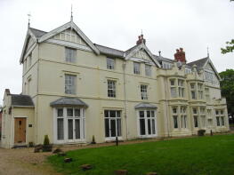 Flat 6, Haseley Hall, Birmingham Road, Warwick CV35 7HF
