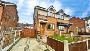 30, Magpie Lane, Oldham OL4 5PB