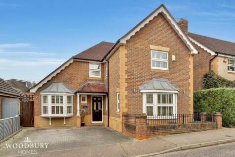 Roding Gardens, Loughton, IG10