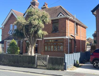 The Avenue, Totland Bay