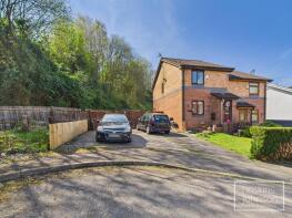 8, Cefn Close, Glyn-coch, Pontypridd CF37 3PR