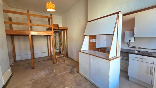 Studio Room & Kitchen area