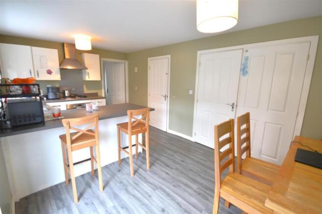 kitchen/breakfast room