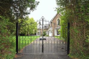 Wormelow House, B4348 From Mount View To A466, Hereford HR2 8EG