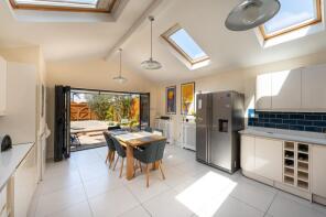 4, Glen Yeo Terrace, Bristol BS49 5EA