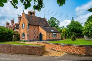 1, The Bank, Bosworth Road, Theddingworth LE17 6QN
