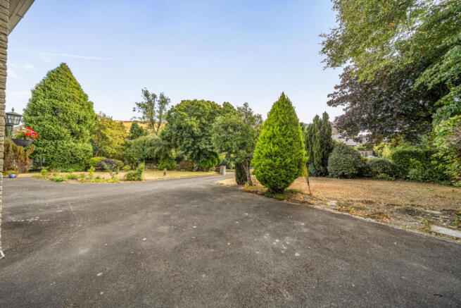Spacious Detached Four-Bedroom Property