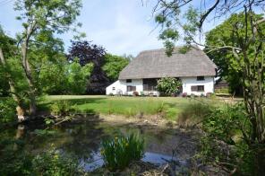 Bretts Manor, The Common, Norwich NR15 2UP