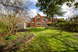 10, The Crescent, Crookham Village, Fleet GU51 5SN