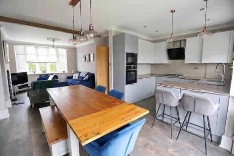 Bury New Road, Whitefield, M45