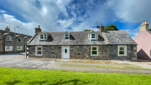 Nia Roo, The Square, Ballindalloch AB37 9ET