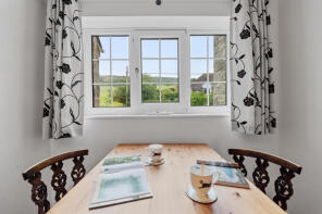 Flat 3, Chestnut Court, School Lane, Wareham BH20 5SN
