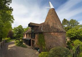 Wickham Court Oast, Wickham Court Lane, Wickhambreaux CT3 1RQ