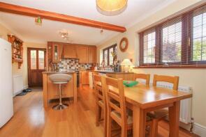 2 Middle House, Rectory Gardens, Church Lane, Aylesbury HP18 0TY