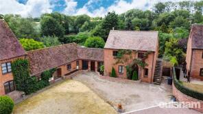 The Granary, Naunton Farm Barns, Holt Heath WR6 6NG