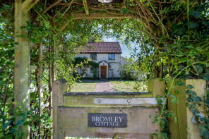 Bromley Cottage, The Green, Diss IP22 1RR