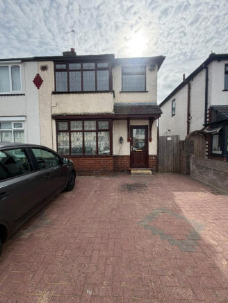 3 Bedroom Semi Detached for Rent