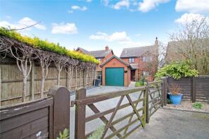 Springcroft, Leighton Road, Dunstable LU6 2HA