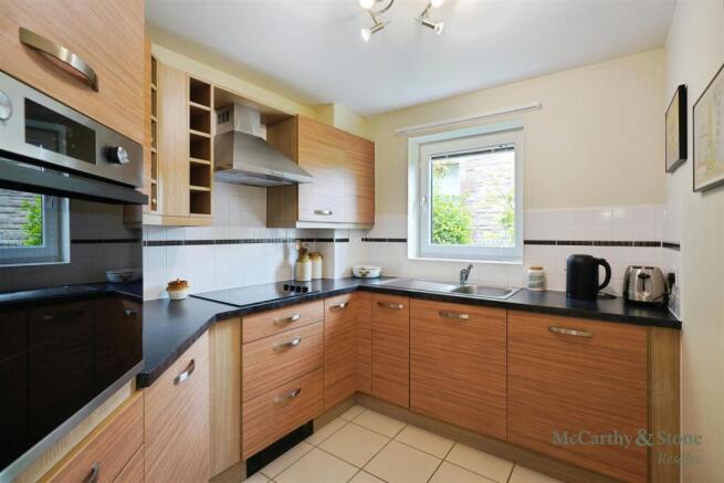 Kitchen2LC.jpg