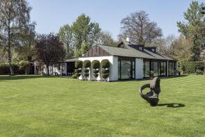 The White House, Alveston Leys, Alveston, Stratford-upon-avon CV37 7QN