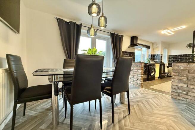 Dining to Kitchen