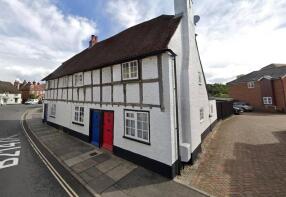 3, The Square, Westbourne PO10 8UE