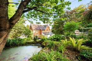 Assbridge Lodge, Cattle Lane, Aberford, Leeds LS25 3BN