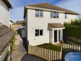 11, Penrose Court, Camborne TR14 0EN