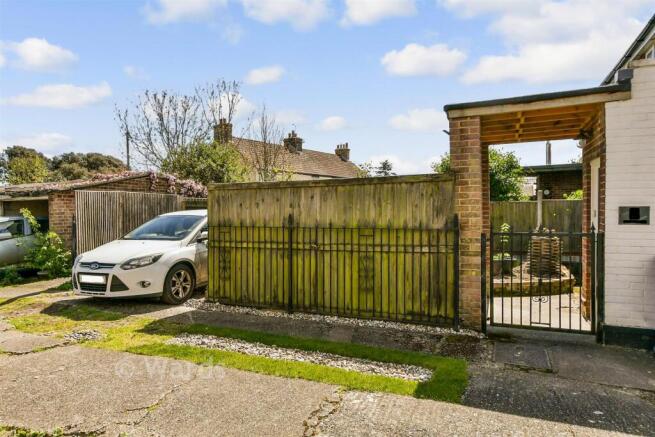 Driveway/Parking