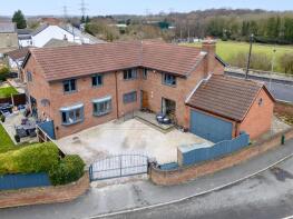 Ashton House, Old Great North Road, Brotherton WF11 9EP