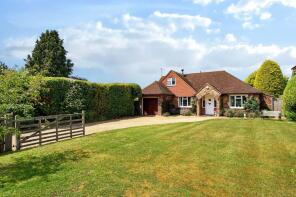 Goldings, Mill Road, Pulborough RH20 2PZ
