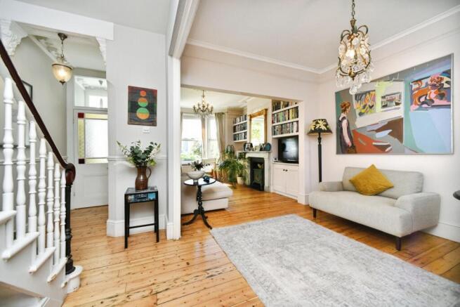 Lounge/Dining Room