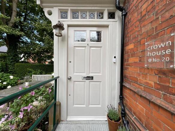 20 front door.jpg