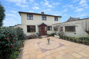 24, Gwallon Road, St. Austell PL25 3AB