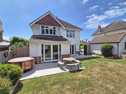Barton Court Avenue, Barton on Sea, New Milton, Hampshire, BH25