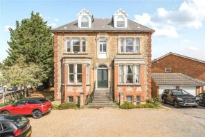 Flat 6, 1 Ashbrook, Vine Court Road, Sevenoaks TN13 3UU