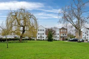 8, Braybank, Bray, Maidenhead SL6 2BQ