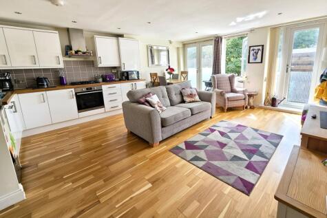Headley Road, Grayshott, Hindhead, Hampshire, GU26