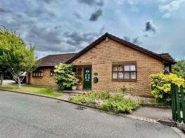 9, Oaklands Park, Lydney GL15 4PX