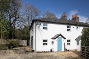 3, Fulmer Hill Cottages, Windmill Road, Slough SL3 6HG