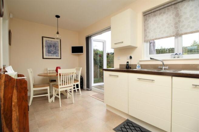 Kitchen/Dining Area