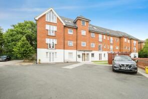 Flat 7, 126 Noble Court, North Street, Hornchurch RM11 1SU