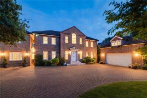 17, Chargate Close, Hersham, Walton-on-thames KT12 5DW