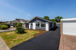 2, Glebelands, Thundersley, Benfleet SS7 4LT