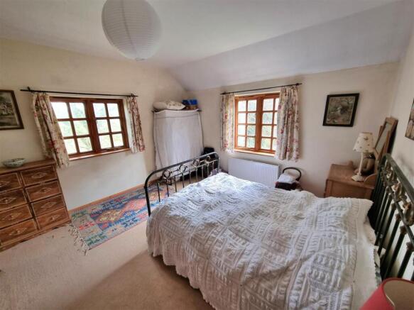Bed 1.jpg