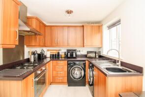 4, Rosehip Walk, Castleford WF10 5FL