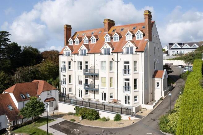 16 Bryn Y Mor, Tenby